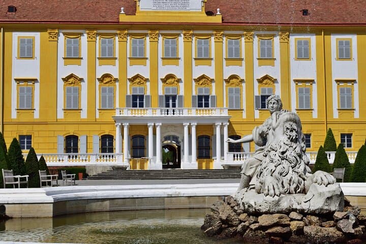 Vienna to Schloss Hof Skip-the-line Private Tour & Transport