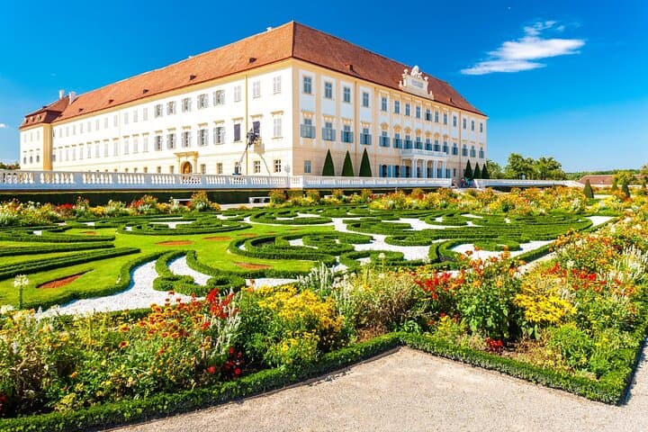 Vienna to Schloss Hof Skip-the-line Private Tour & Transport