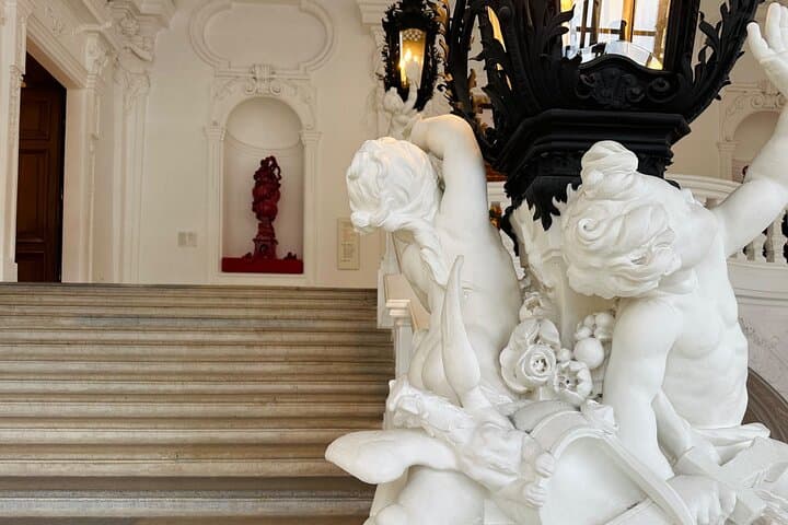 Private Themed Tour of the Belvedere with an Art Historian: "The Kiss" by Gustav Klimt: how it became the Symbol of the Viennese Art