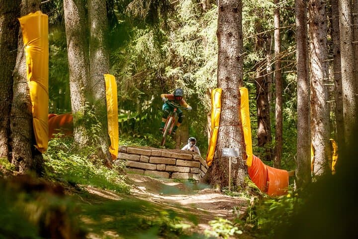 Guided downhill biking at Bikepark Innsbruck