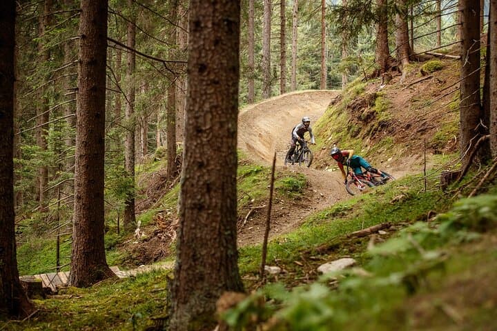 Guided downhill biking at Bikepark Innsbruck