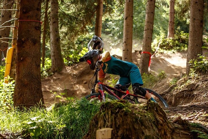 Guided downhill biking at Bikepark Innsbruck