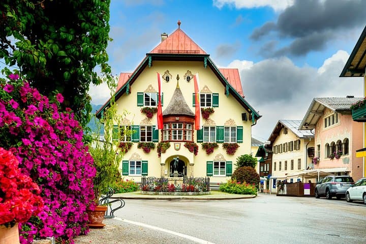Private tour Salzburg - Mondsee - St. Gilgen with local driver