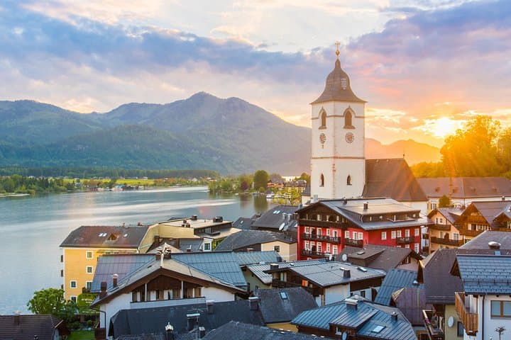 Private tour Salzburg - Mondsee - St. Gilgen with local driver