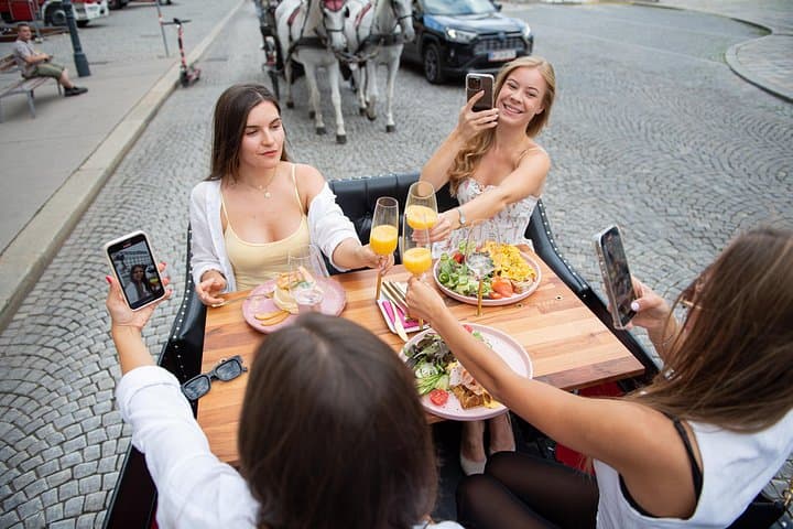 Vienna Morning Delights: Oldtimer Breakfast Tour