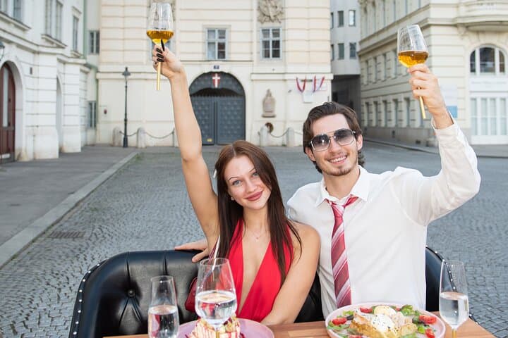 Oldtimer Lunch Tour: Explore Vienna’s Highlights in Style