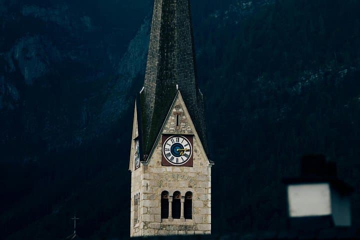 Private Full Day Guided Tour To Hallstatt and Salzburg- boat ride