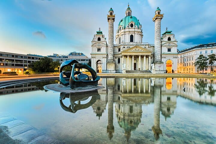 Private Transfer Salzburg-Vienna, Stops in St.Gilgen & Hallstatt