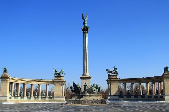Bratislava and Budapest Private Full Day Trip from Vienna