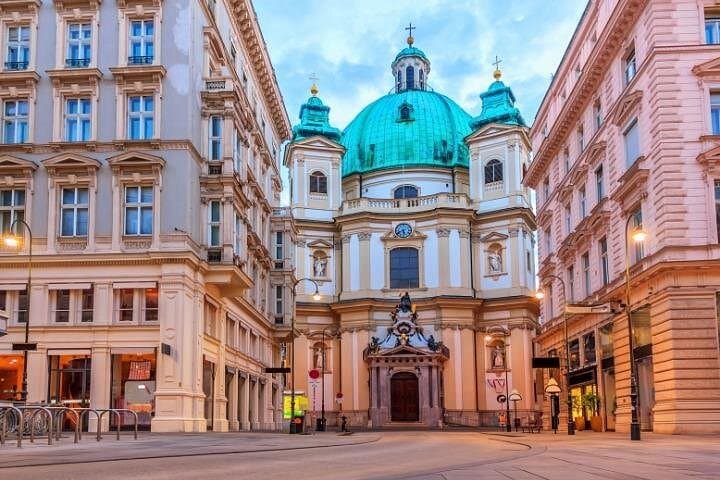 Vienna Christmas Magic Self Guided Walking Tour with an App