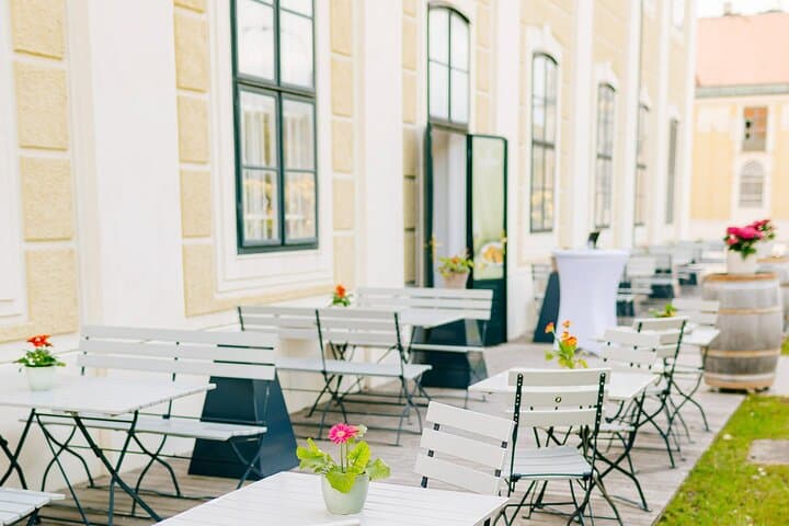Schönbrunn Palace Vienna Ticket with 2-course lunch