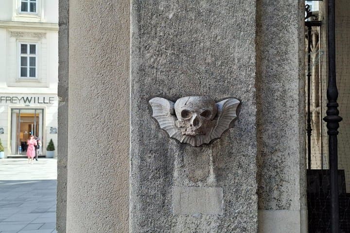 Vienna City Walk 2h: The Old Town - Orginins of Vienna (DE/EN)