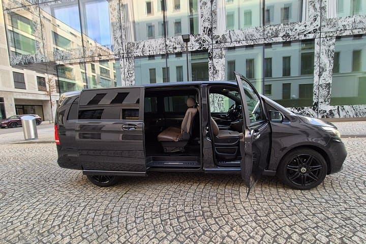 Private Transfer from Sankt Anton am Arlberg to Zurich Airport