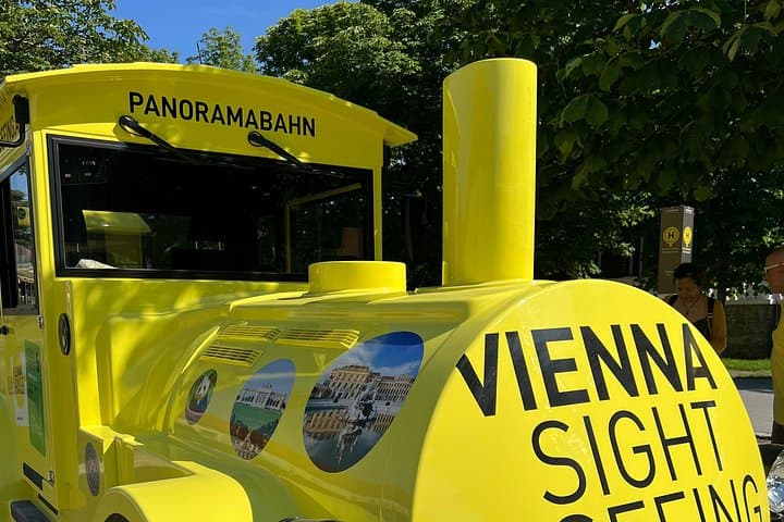 (c) Vienna Sightseeing Tours