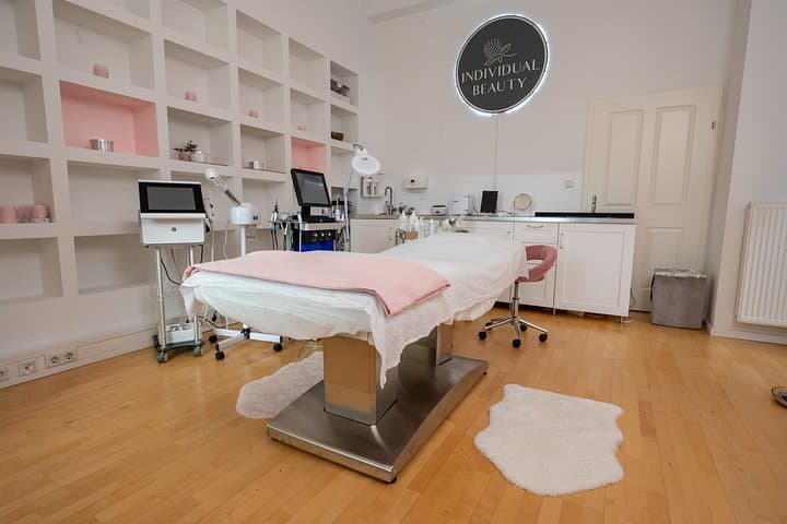 Professional facial cleansing at the Cosmetics Studio Vienna