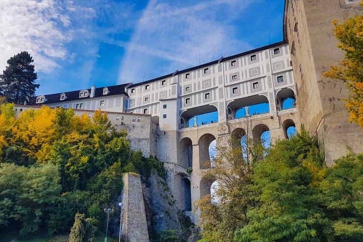 Salzburg to Vienna Private Transfer with a stop in Cesky Krumlov