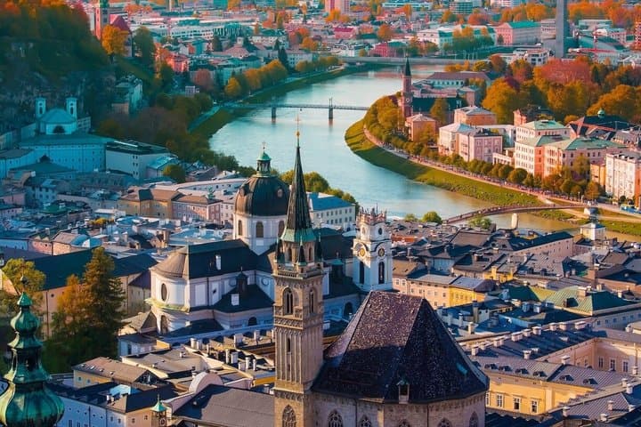 Vienna History and Food Private Walking Tour 4 hours with Guide