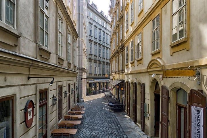 From Empire to Cathedral: Vienna Old Town Walking Tour