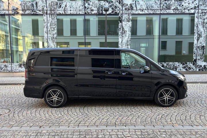 Private Transfer from Bregenz to Zurich Airport