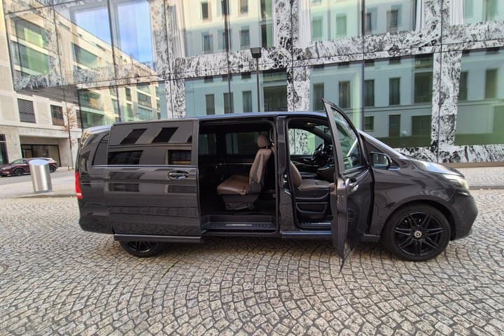 Private Transfer from Bregenz to Zurich Airport