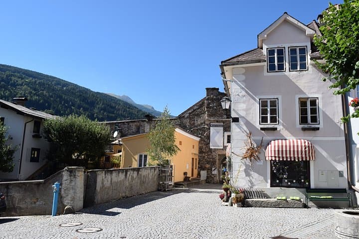 Private Transfer from Salzburg to Venice with Scenic Alpine Stops