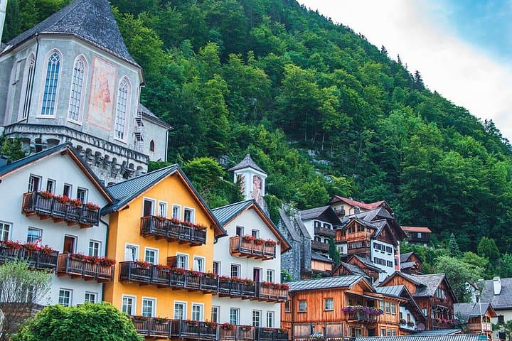 Hallstatt Day Trip from Vienna & Melk Stop in 20 Guide Languages