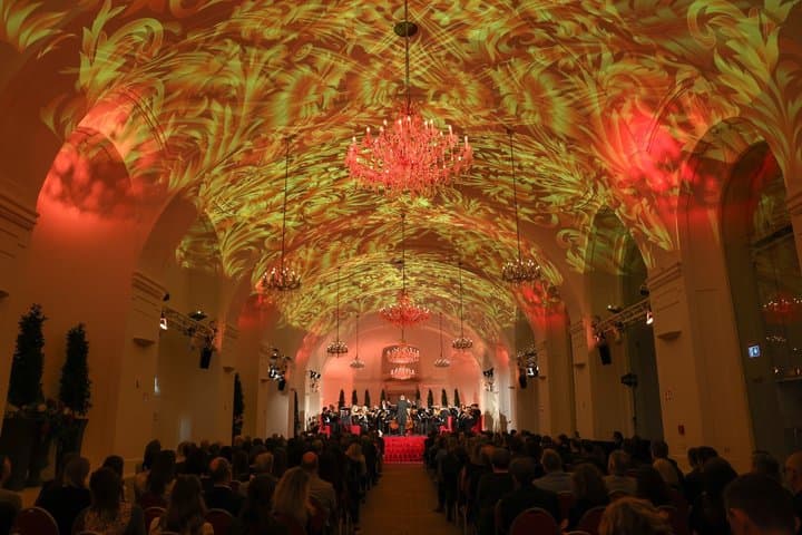 Evening at Schönbrunn Palace Vienna: 3-course Dinner and Concert
