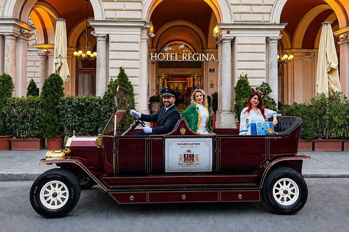 Vienna City Tour with Luxury E Old Timer