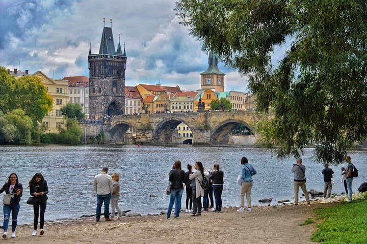 Vienna to Prague Private Day Trip with Local Guide & Transfer