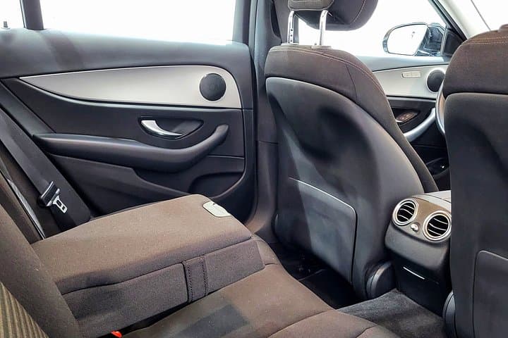 Vienna to Prague - Private Transfer by LIMOUSINE 3+1pax