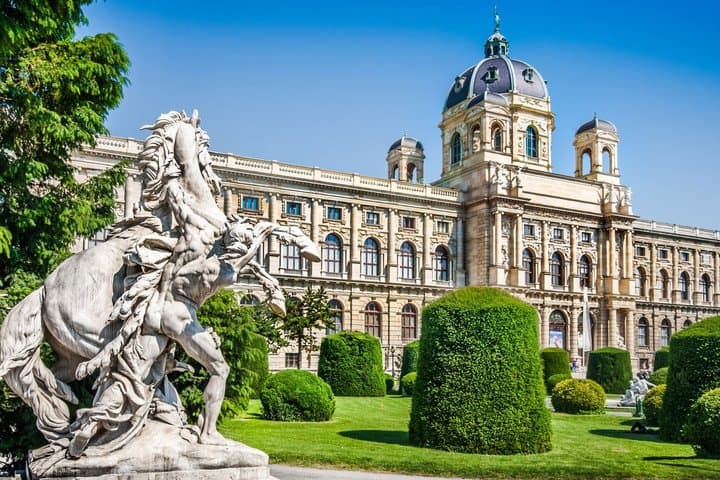 Vienna Scavenger Hunt & Highlights Self-Guided Walking Tour