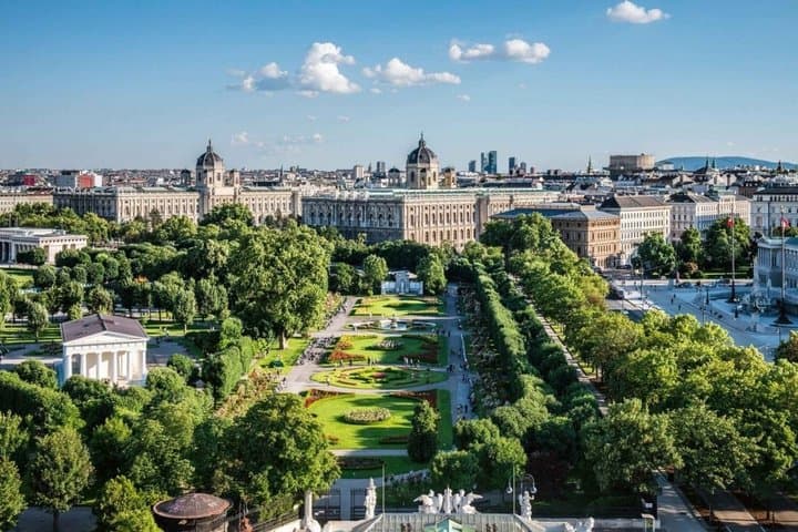 Classic 1 Hour Vienna Rickshaw Private Tour