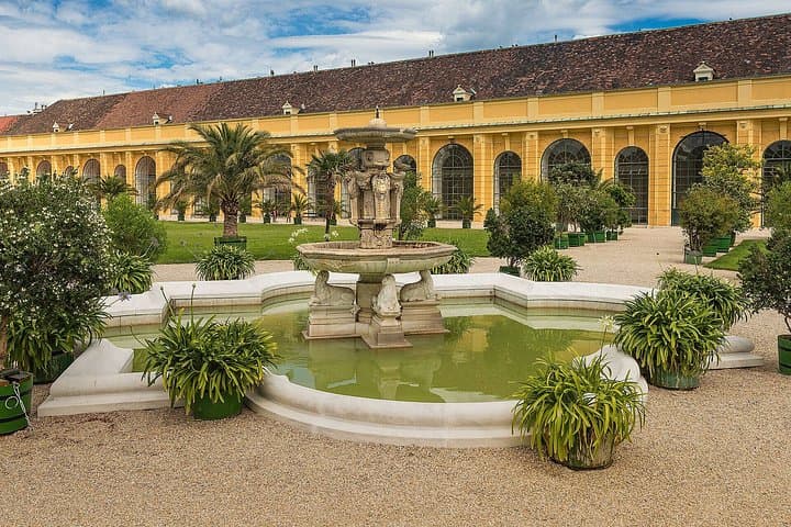 Evening at Schönbrunn Palace Vienna: 3-course Dinner and Concert