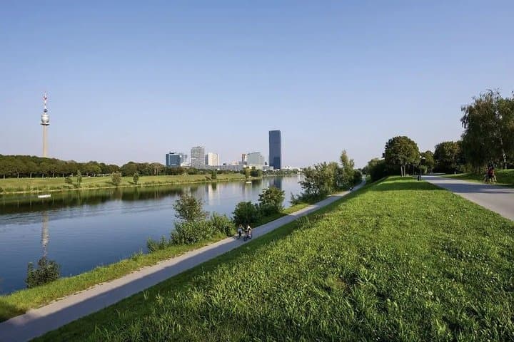 E-Bike Vienna’s Danube River & Green Park Routes