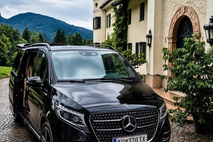 Private transfer Kitzbühel Ellmau to Innsbruck Airport INN