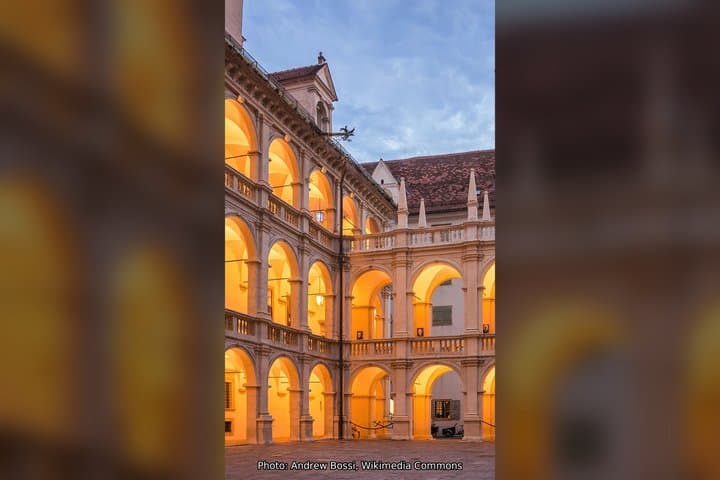 Historical Hitler Self Guided Walking Tour and Audio Guide Graz