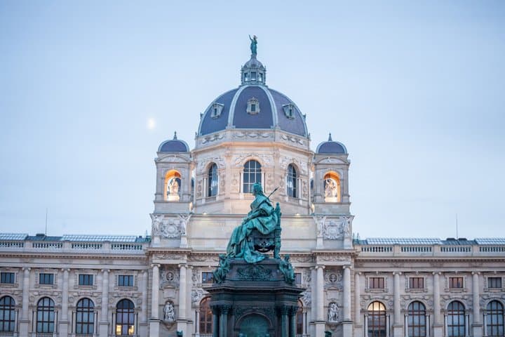 Vienna Emperor Route: City Walk with Audio Guide in 7 Languages