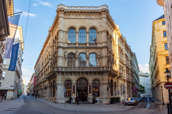 Vienna Emperor Route: City Walk with Audio Guide in 7 Languages
