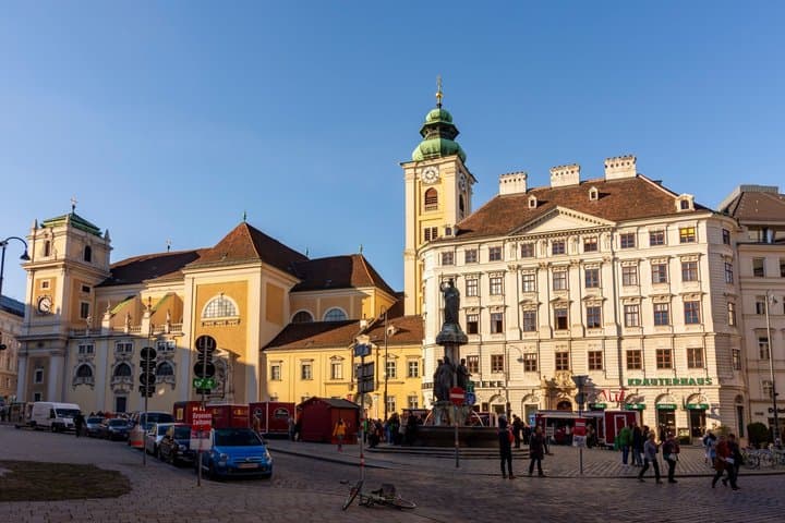 Vienna Emperor Route: City Walk with Audio Guide in 7 Languages