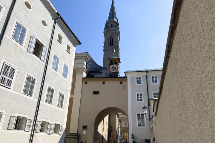 Hello Salzburg: Private 2-Hour Intro City Walk with Local Guide