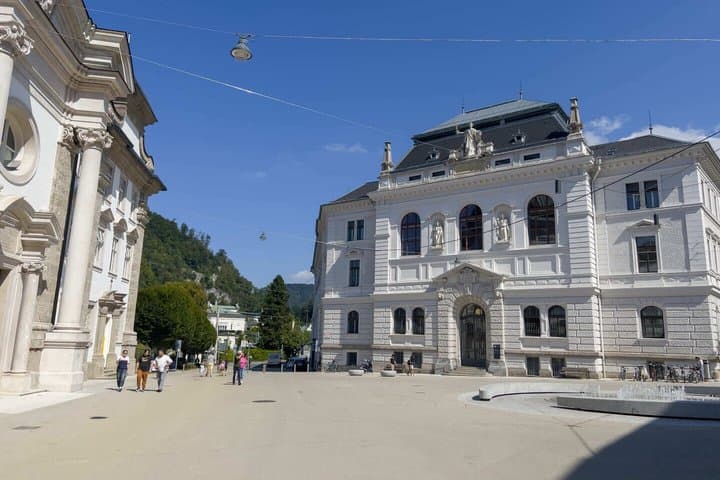 Hello Salzburg: Private 2-Hour Intro City Walk with Local Guide