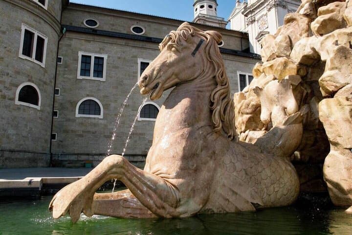 Hello Salzburg: Private 2-Hour Intro City Walk with Local Guide
