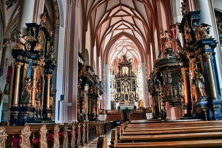 Private Tour to Wachau Valley Salzburg and Hallstatt