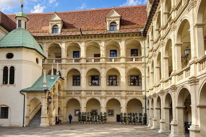 Self-guided podcast tour Graz: The Velvet Fortress